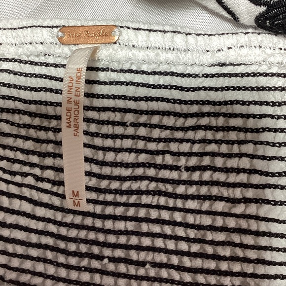Free People medium Black and White Embroidered Blouse - Picture 6 of 13
